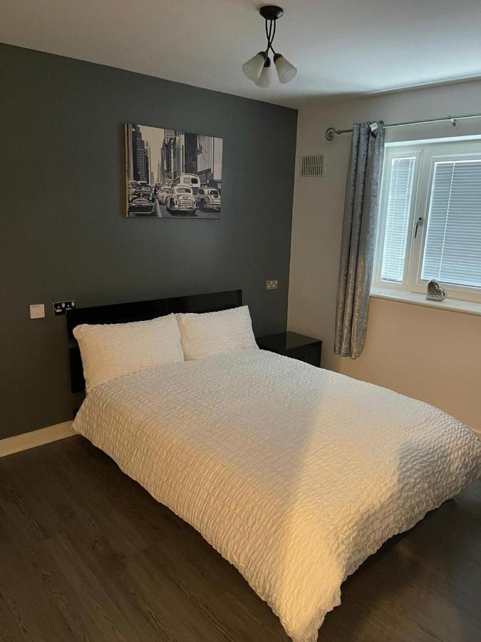 Remarkable 2-Bed Apartment In Wolverhampton Ngoại thất bức ảnh