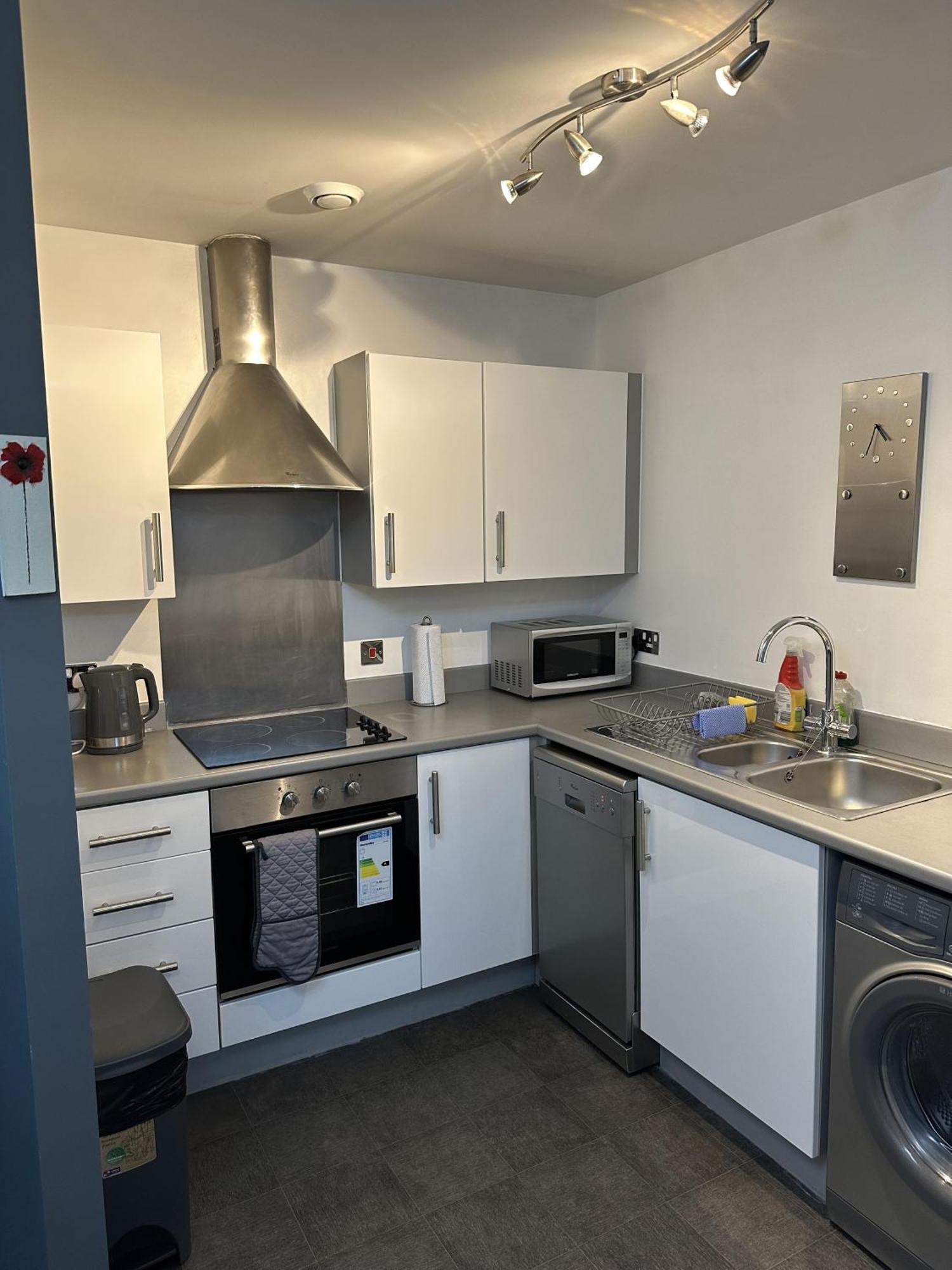 Remarkable 2-Bed Apartment In Wolverhampton Ngoại thất bức ảnh
